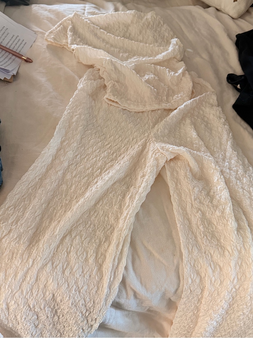 Cream Textured Bedding Set - Lightweight Comfort - Picture 2 of 4